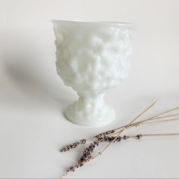Vintage E.O. Brody Glass Company Milk Glass Vase - Picture 2 of 4